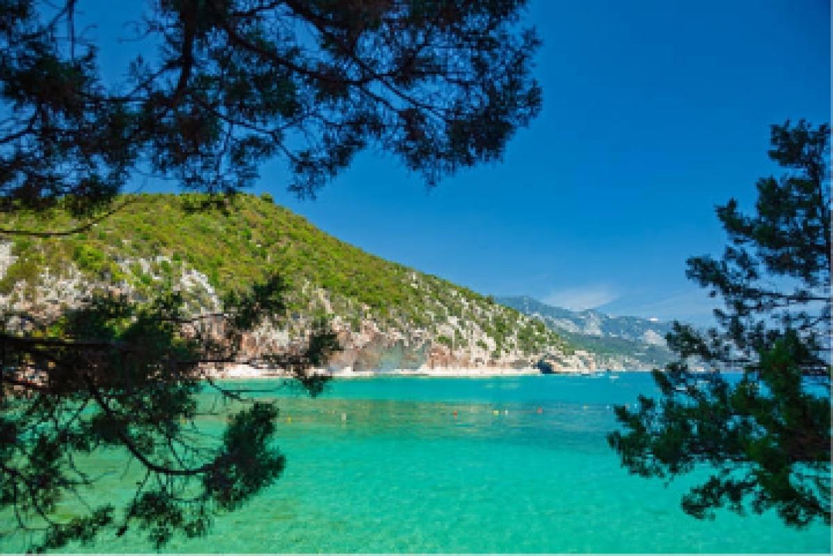 Hidden Bays & Bubbles – Luxury Sea Escape from Split or Trogir Hidden Bays & Bubbles – Luxury Sea Escape from Split or Trogir