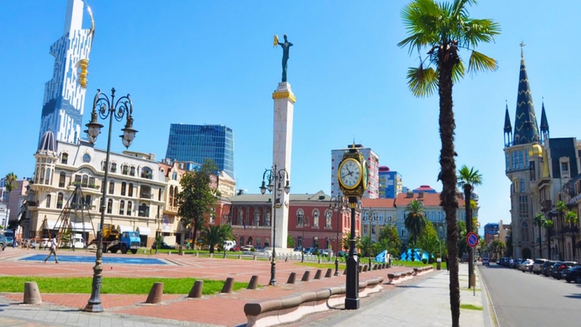 Batumi Private Sightseeing City Tour with Driver – Old Town, Museums & Boulevard 2