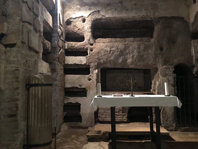 Guided tour of the Catacombs of Rome and Bones chapel entrance ticket 3