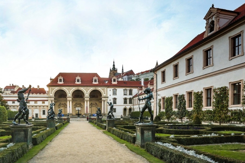 Prague & Alpine Wonders: 7 Day Private Tour to Dachstein Skywalk 3