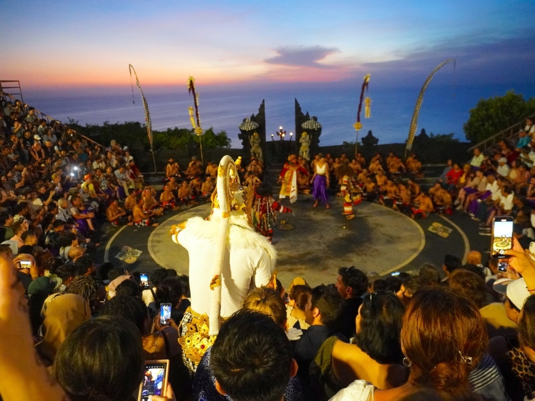 Uluwatu Sunset Tour with Kecak Dance & Jimbaran Seafood Dinner 1