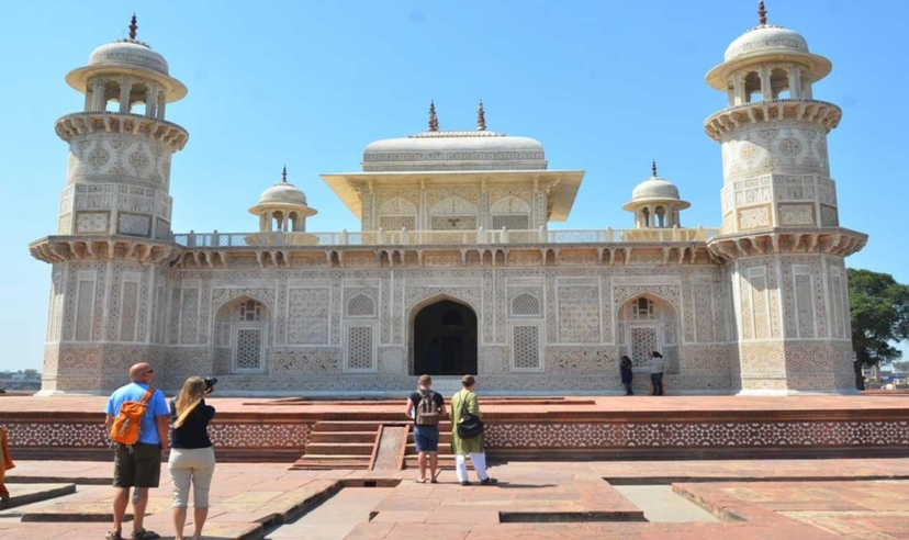 Rajasthan Camel Safari Tour with Delhi and Agra 3