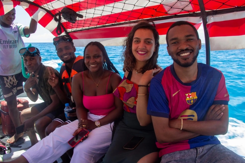 Mnemba Island Snorkeling, Dolphin Watching & Stone Town Tour 3