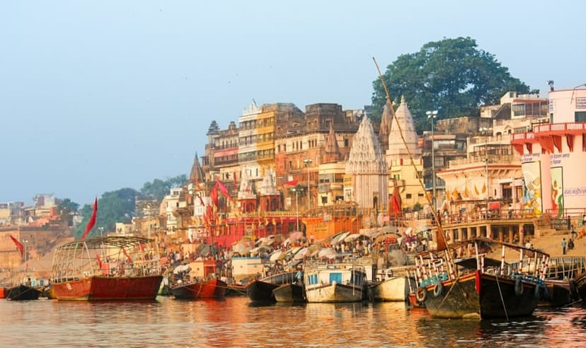 Golden Triangle with Bodh Gaya and Varanasi Trails 2