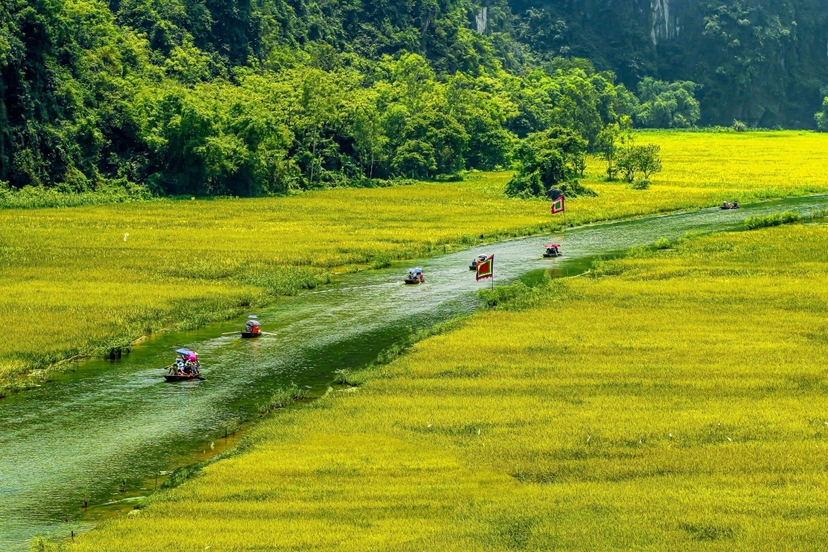 ITA Travel - Vietnam Optional Tour - 1 Day Tour to Ninh Binh 2