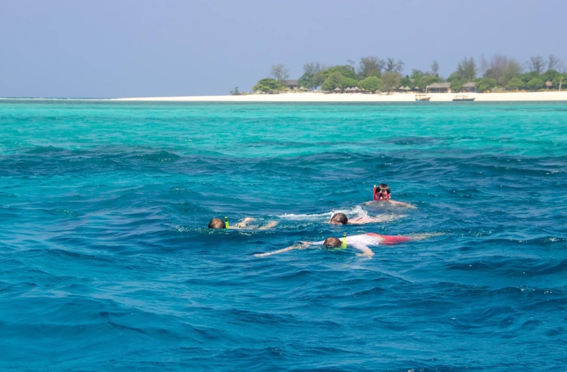 Zanzibar: Amazing white sandbank & snorkeling with BBQ Lunch 3