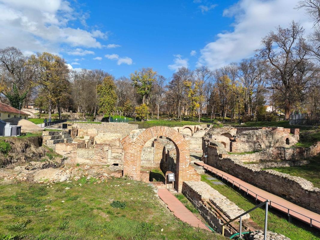 Starosel Thracian Tomb & Roman Baths in Hissarya Starosel Thracian Tomb & Roman Baths in Hissarya