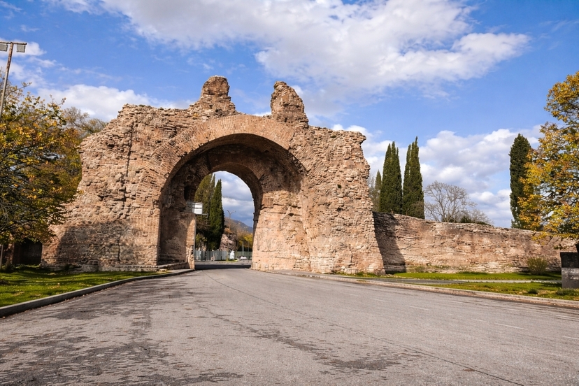 Starosel Thracian Tomb & Roman Baths in Hissarya 2
