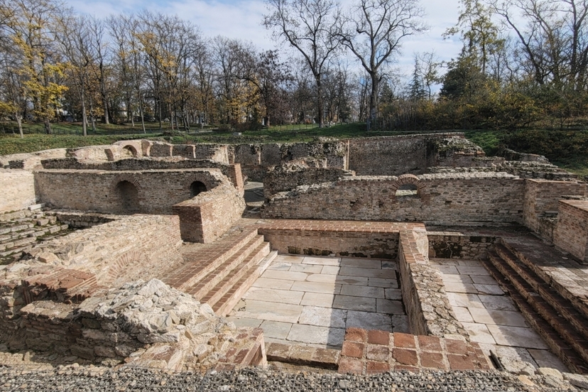 Starosel Thracian Tomb & Roman Baths in Hissarya 3