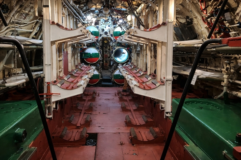 Soviet Submarine & Glass Museum Tour 3