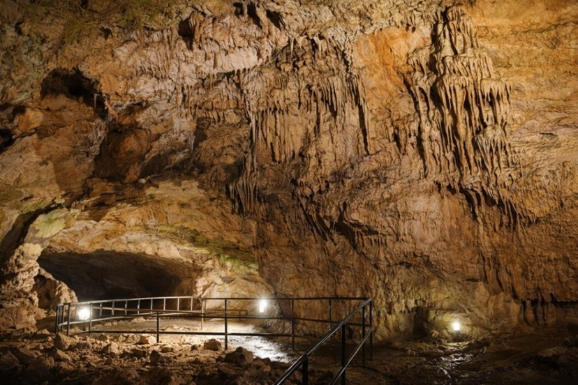 Dryanovo Monastery, Bacho Kiro Cave and Etar Crafts Village 3