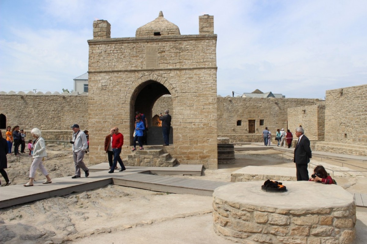 Absheron Peninsula Highlights: Fire Temple, Yanar Dag & Ramana Castle (Private) 1
