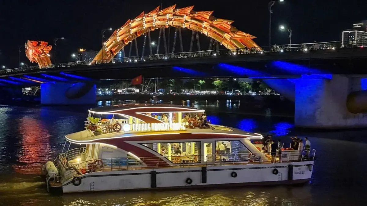 Da Nang: Michelin Dinner, Coffee, and Han River Cruise Da Nang: Michelin Dinner, Coffee, and Han River Cruise
