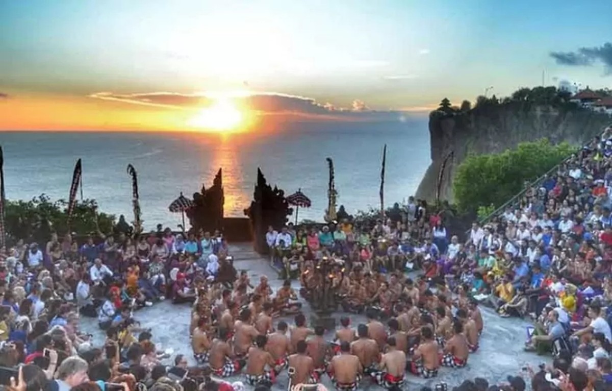 Bali Uluwatu Sunset Experience - Kecak Fire Dance & Jimbaran Beach Dinner 1