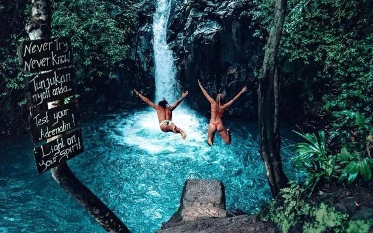 Aling-Aling Waterfall Bali: Cliff Jumping, Slides & Tarzan Swing Aling-Aling Waterfall Bali: Cliff Jumping, Slides & Tarzan Swing