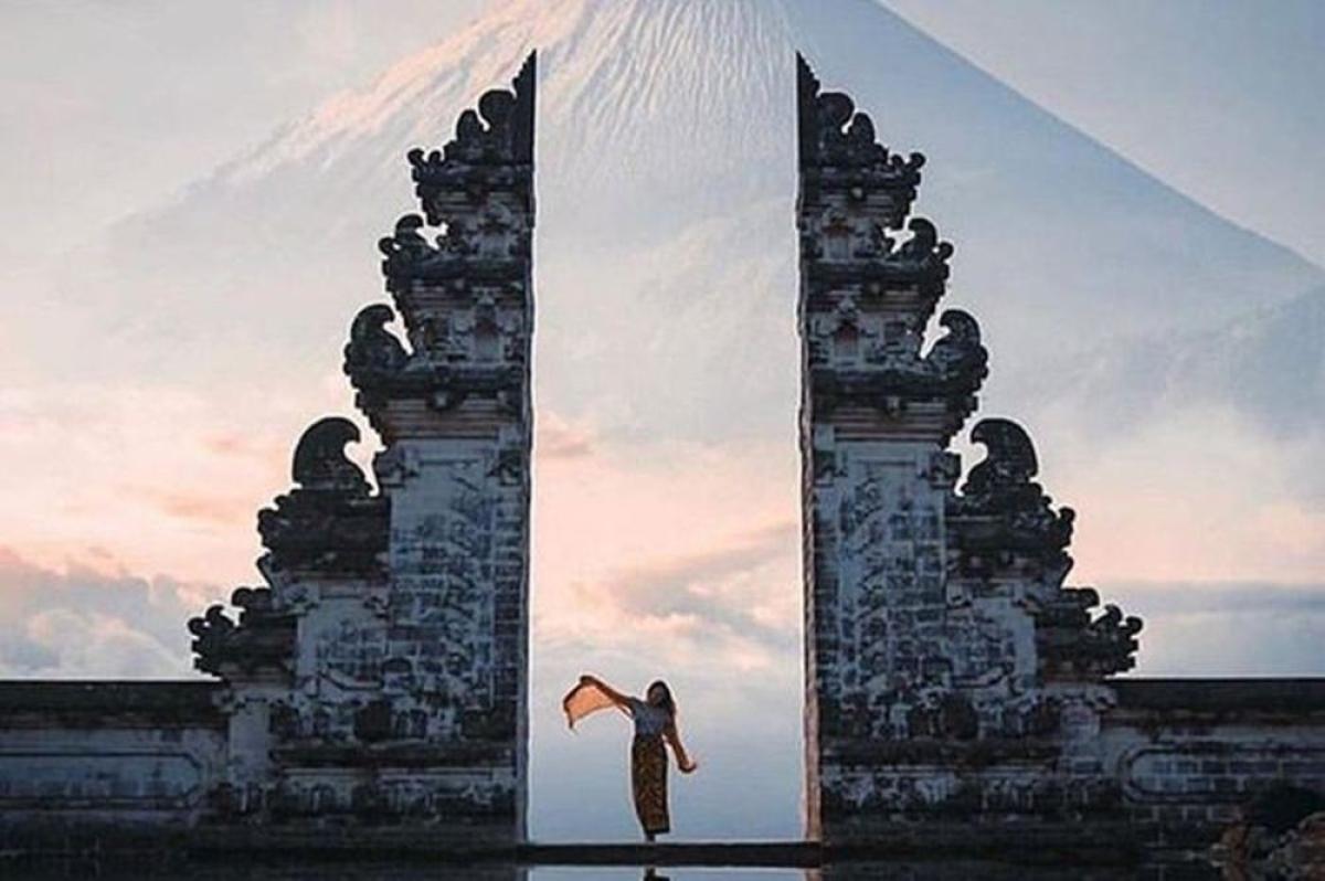 Bali Instagram Tour - Gate of Heaven Lempuyang Temple, Tirta Gangga, and Bali Swing Bali Instagram Tour - Gate of Heaven Lempuyang Temple, Tirta Gangga, and Bali Swing