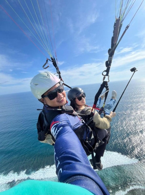 Uluwatu Paragliding Bali: Tandem Flight Over the Cliffs 2