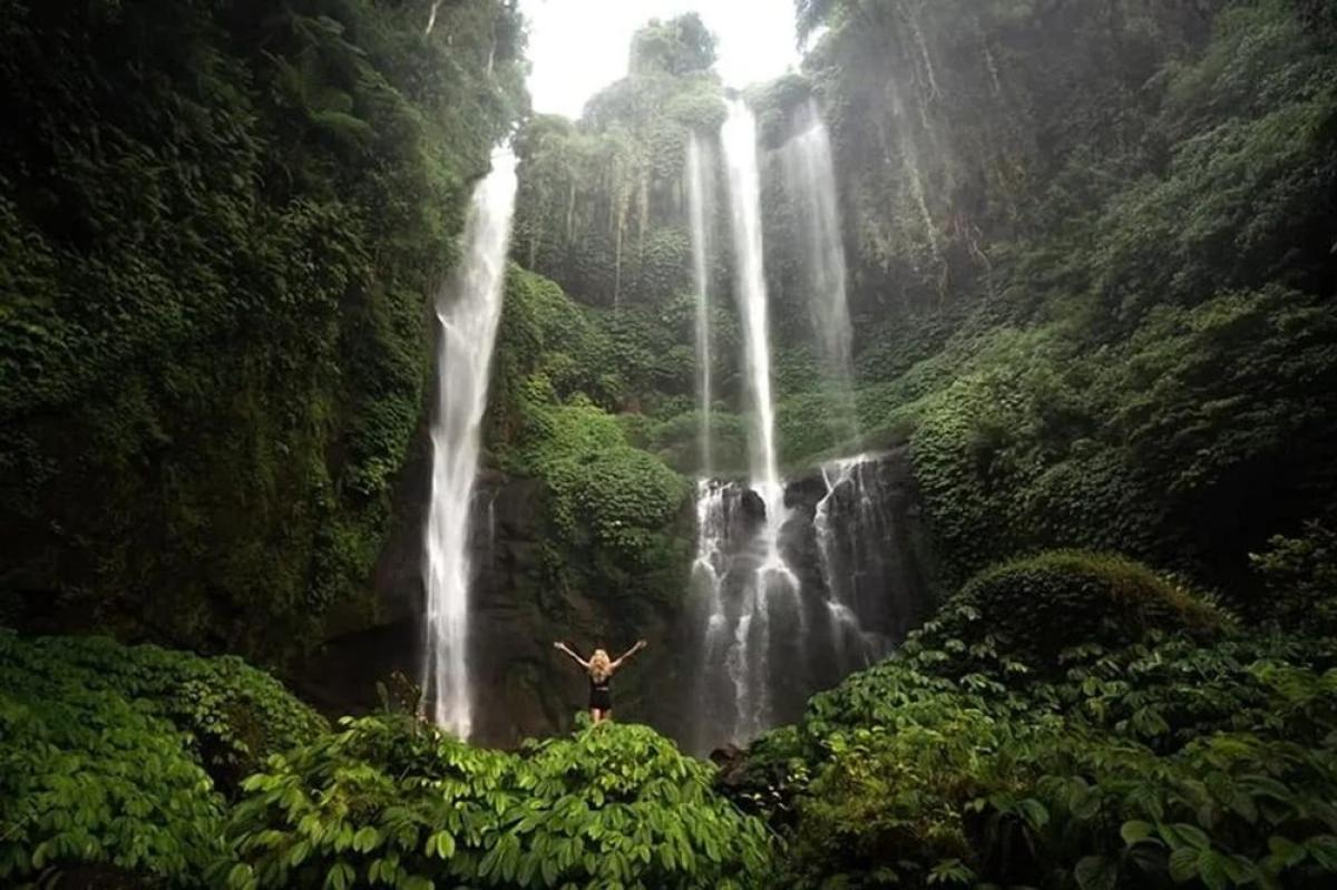 Sekumpul & Fiji Waterfalls Trek: Water Slide, Cliff Jumping & Rice Terraces from Bali Sekumpul & Fiji Waterfalls Trek: Water Slide, Cliff Jumping & Rice Terraces from Bali