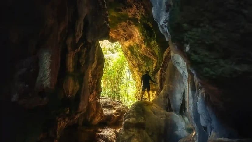 Labuan Bajo Day Tour: Melo Village, Batu Cermin & Rangko Caves, Sunset at Sylvia Hill 3