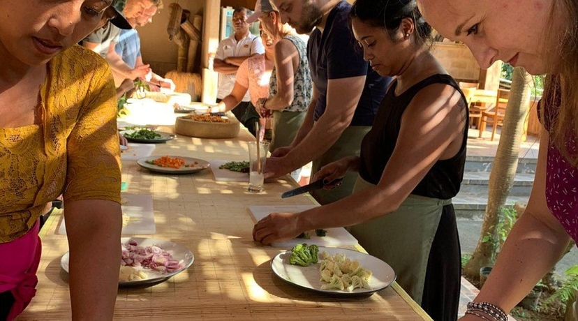 Ubud Balinese Cooking Class with Market Tour & Rice Field Walk 4