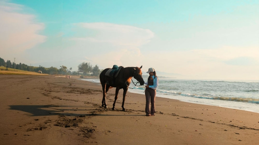 Bali Saba Beach Horse Riding Tour: Black Sand Beach Ride with Hotel Transfer 2