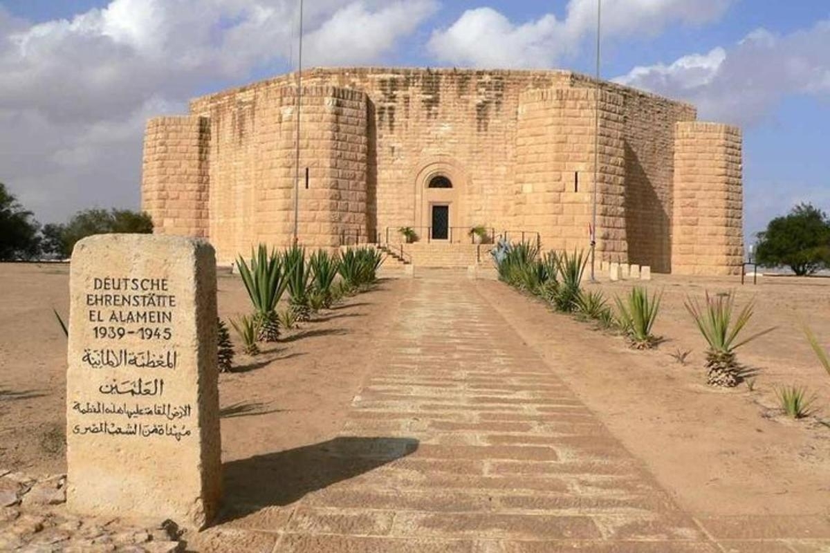 8 Day Egypt Desert Safari Tour: Cairo, Giza, Alexandria, Siwa, Bahariya & White Desert 1