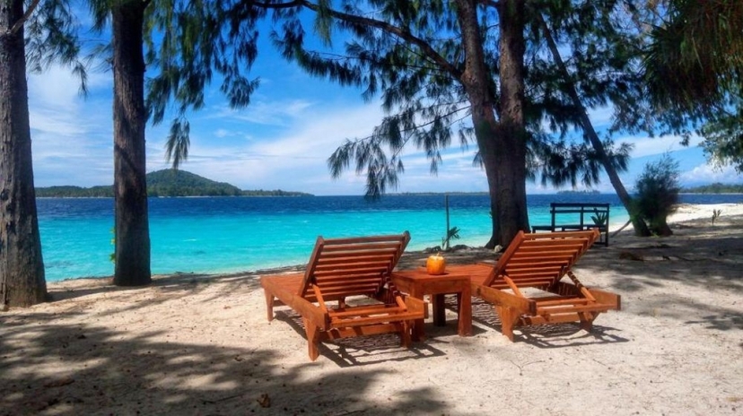 Raja Ampat One-Day Speedboat Tour from Sorong with Snorkeling 2
