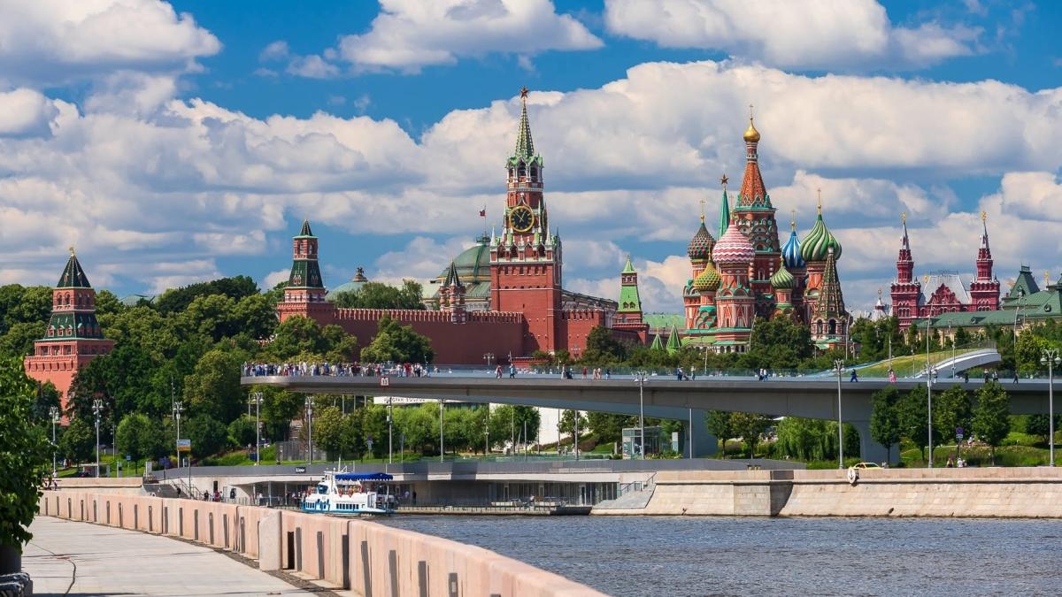 8 Day Russia Tour: St. Petersburg, Kazan & Moscow 8 Day Russia Tour: St. Petersburg, Kazan & Moscow