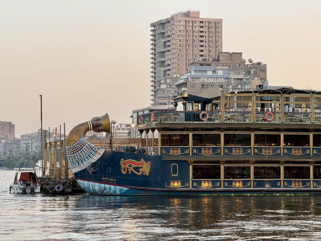 Private Cairo Luxury Nile Dinner Cruise, Folklore Show & VIP Transfer 1