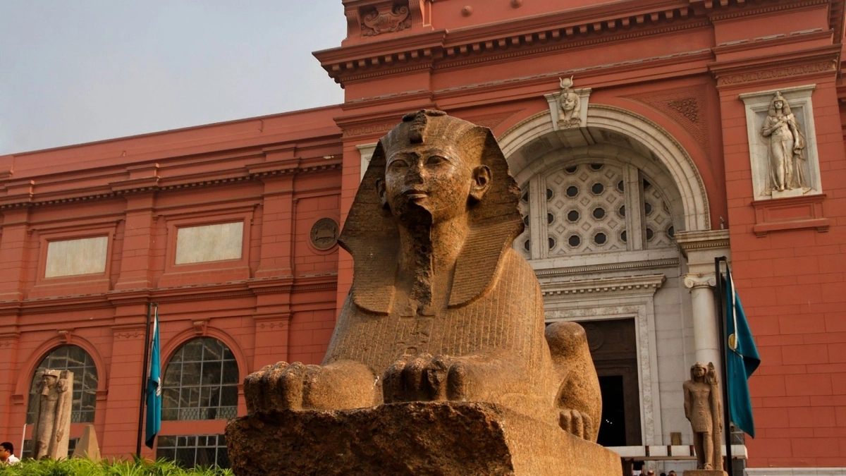 Private Cairo Day Tour: Egyptian Museum, Old Cairo & Bazaar 1