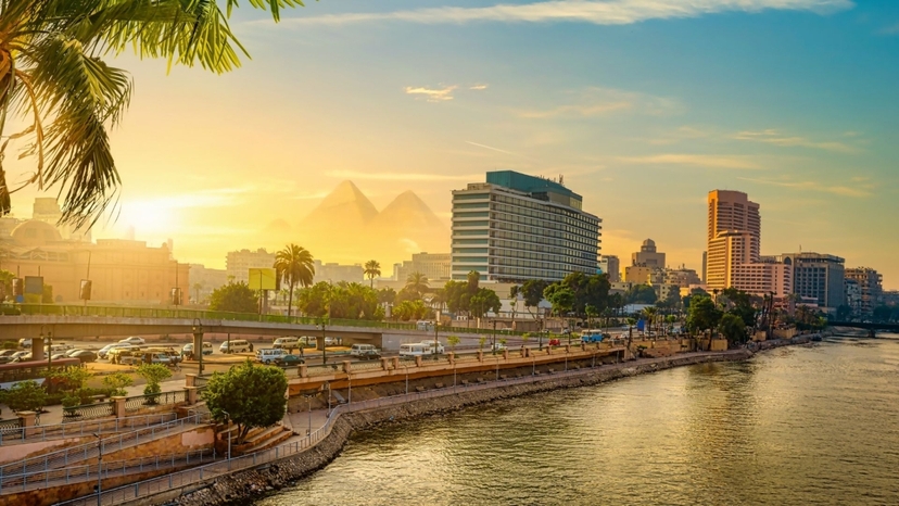 Private Cairo Luxury Nile Dinner Cruise, Folklore Show & VIP Transfer 4