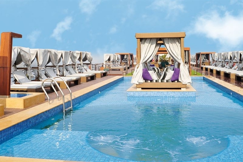 4-Day Private Deluxe Nile Cruise Aswan to Luxor: MS Esplanade 2