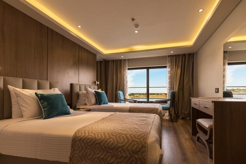 5-Day Private 5-Star Nile Cruise Luxor to Aswan: MS Semiramis II 2