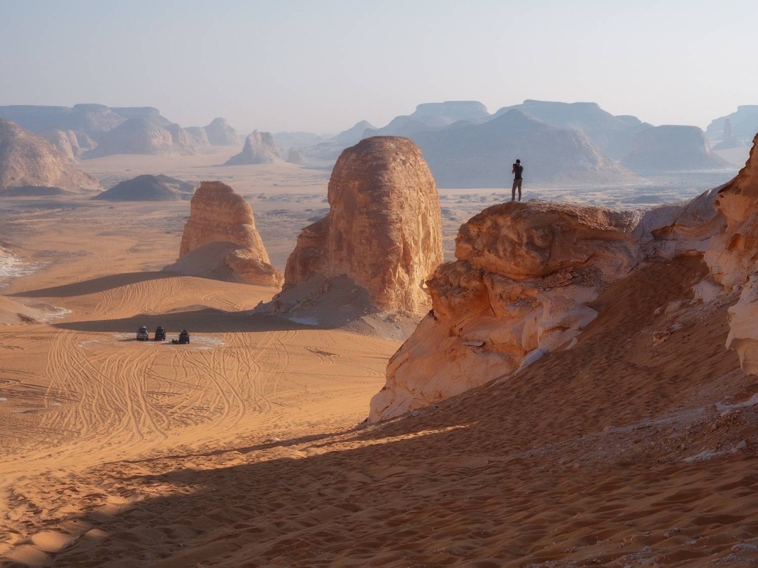 3-Day Private Bahariya Oasis, Black & White Desert 4x4 Camping Safari 1