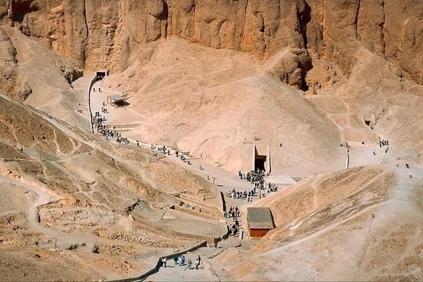 Full-Day Private Luxor East & West Bank Tour from Aswan with Tickets 3