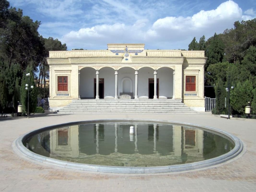 9 Day Light of Persia: Isfahan, Yazd & Shiraz 9 Day Light of Persia: Isfahan, Yazd & Shiraz