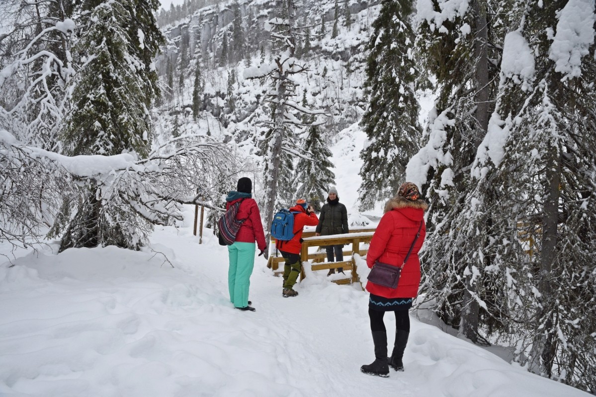 Private Korouoma Frozen Waterfalls, Sauna & Lunch Day Trip from Rovaniemi 1