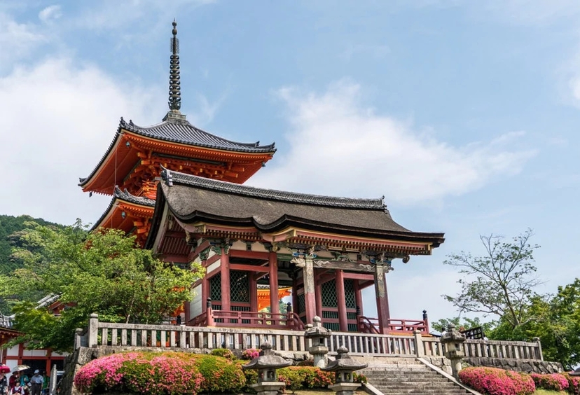 *Unless your flight departs from Fukuoka, this is outside our service area 2