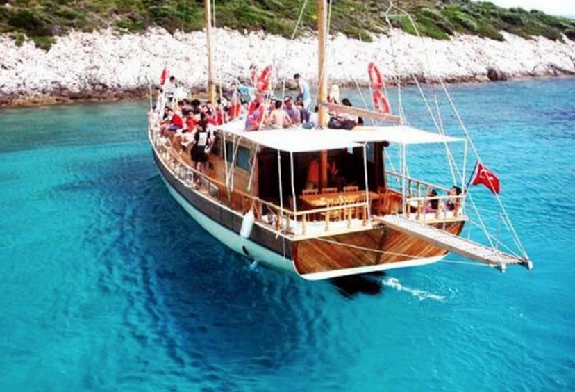 Daily Antalya Boat Tour from Kemer 4