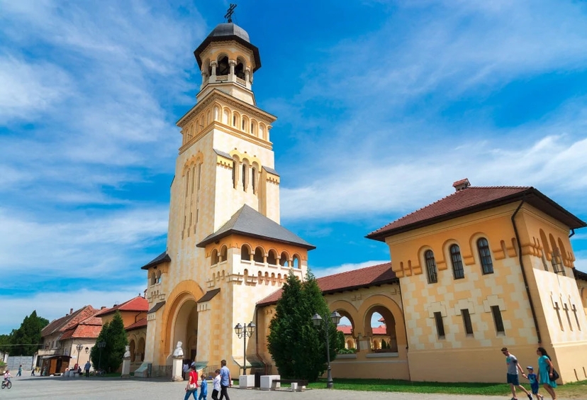 Tour to Corvin Castle in Hunedoara & Alba Iulia 3