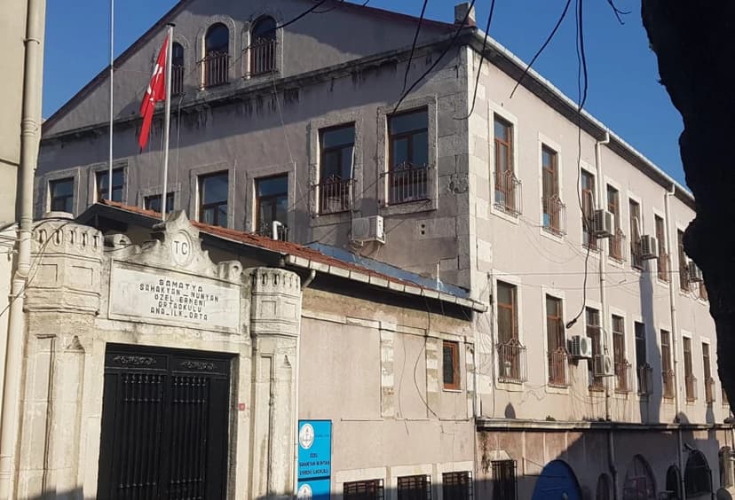 Sightseeing Tours Samatya: the Armenian District 3