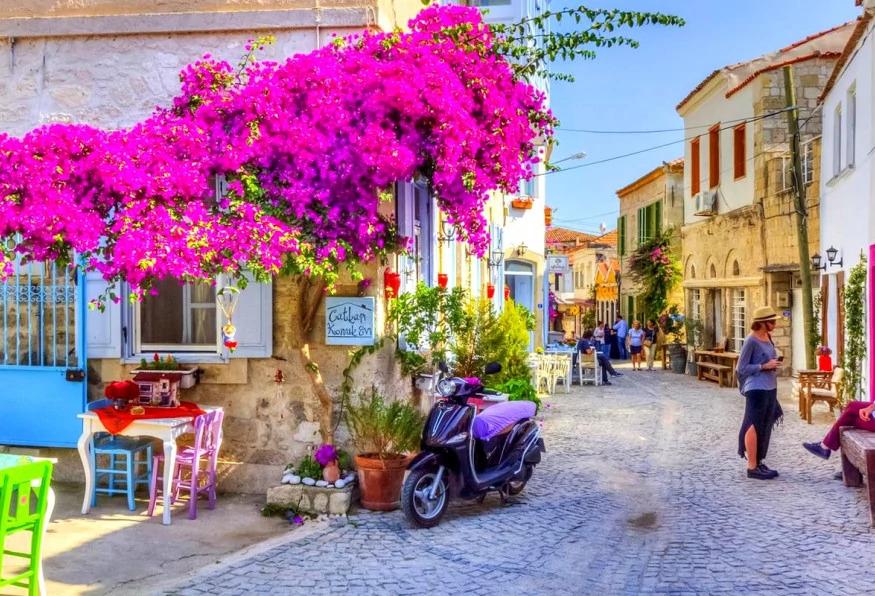 Daily Cesme & Alacati Tour from Selcuk Daily Cesme & Alacati Tour from Selcuk