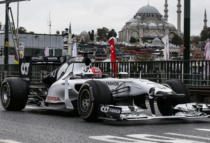 6-Day Istanbul Formula 1 Tour: Turkish Grand Prix, Bosphorus Cruise & City Highlights 2