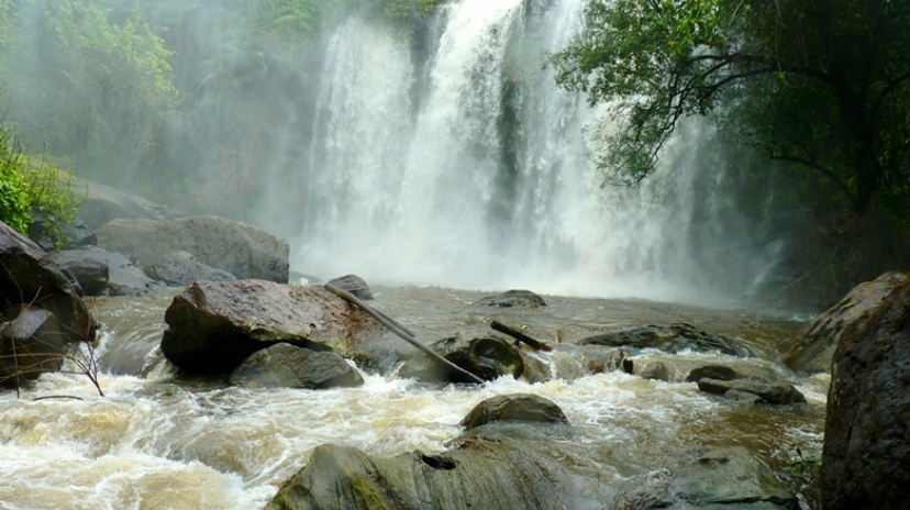 Phnom Kulen, 1000 Linga River and Waterfall 2