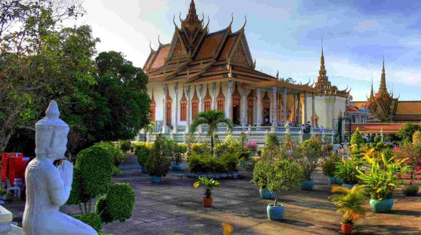 Phnom Penh Royal Palace Silver Pagoda and Tuol Sle 3