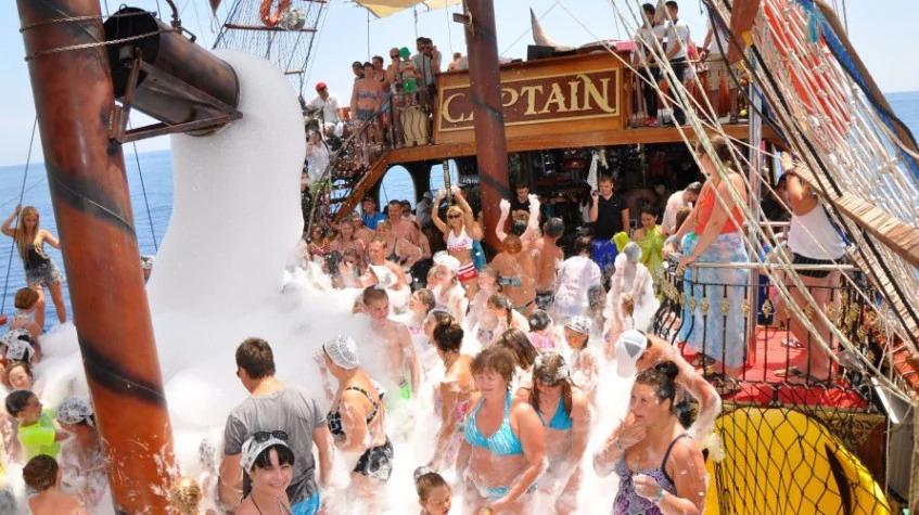 Daily Oludeniz Boat Cruise from Fethiye Daily Oludeniz Boat Cruise from Fethiye
