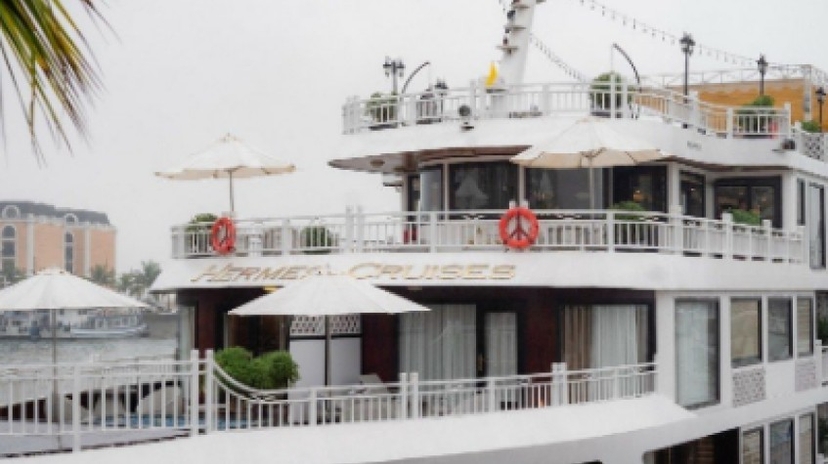 Hanoi-Halong Bay 2 Days 1 Night - Tuan Chau Island Habour 4