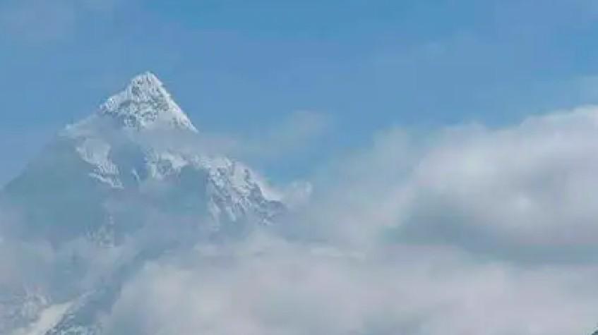 Everest Base Camp, Chola Pass, and Gokyo Valley – 16 Days Everest Base Camp, Chola Pass, and Gokyo Valley – 16 Days
