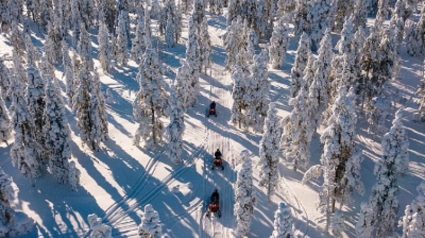 Snowmobile Experience Tour from Finland 4