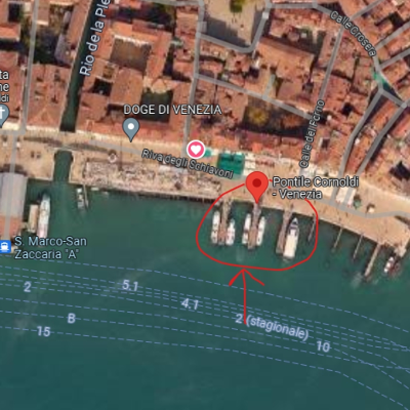 Venice: Murano and Burano Boat Tour with Glass Factory Visit - morning tour from San Marco 2